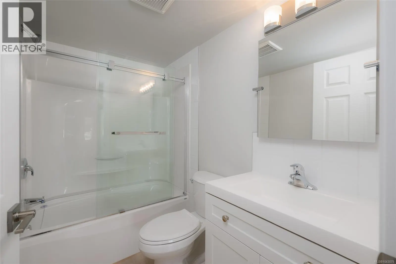 5492 Deep Bay Dr