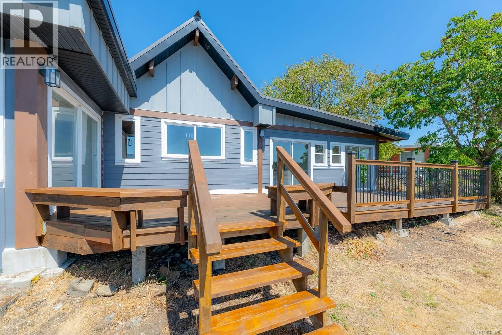 5492 Deep Bay Dr