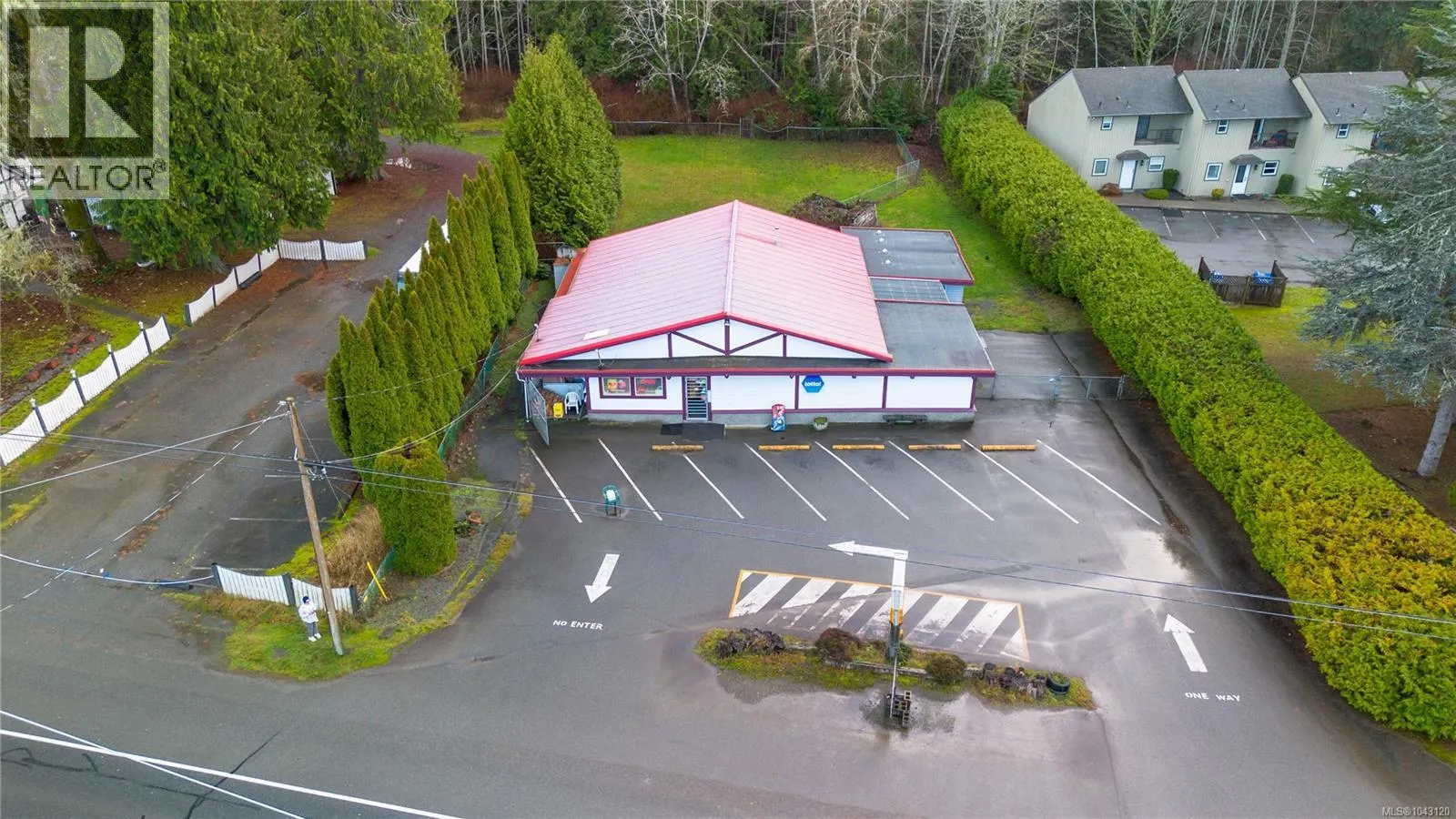 3346 Island Hwy W