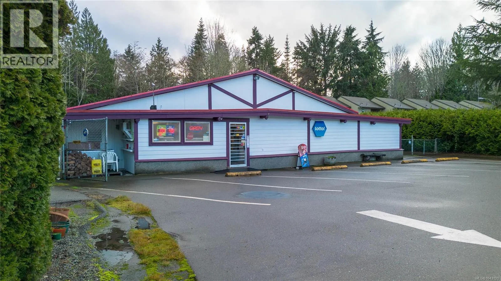 3346 Island Hwy W