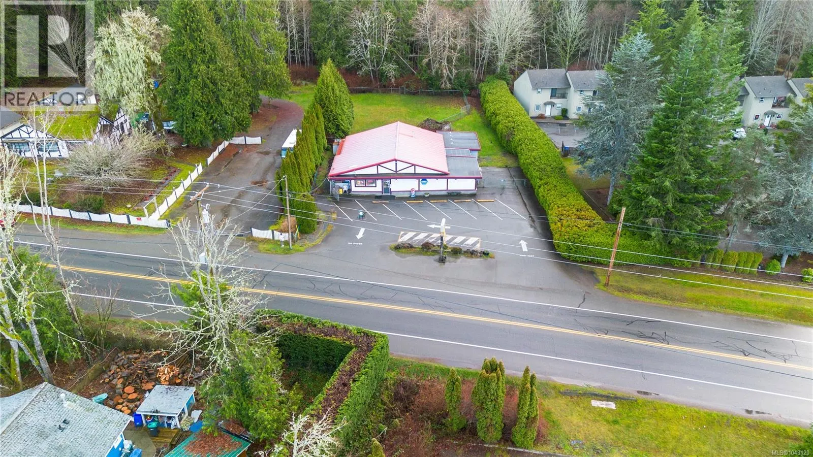3346 Island Hwy W