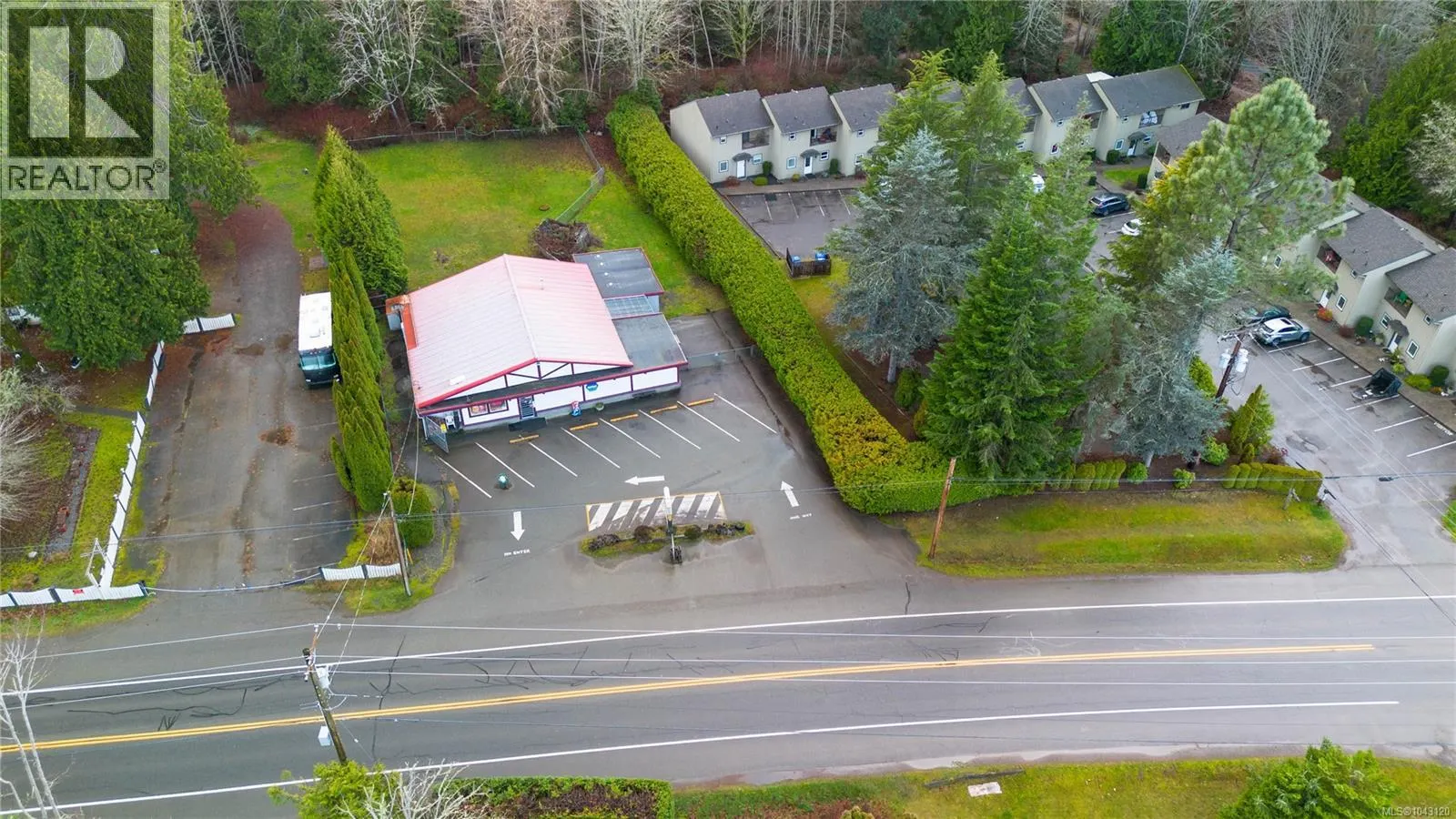 3346 Island Hwy W