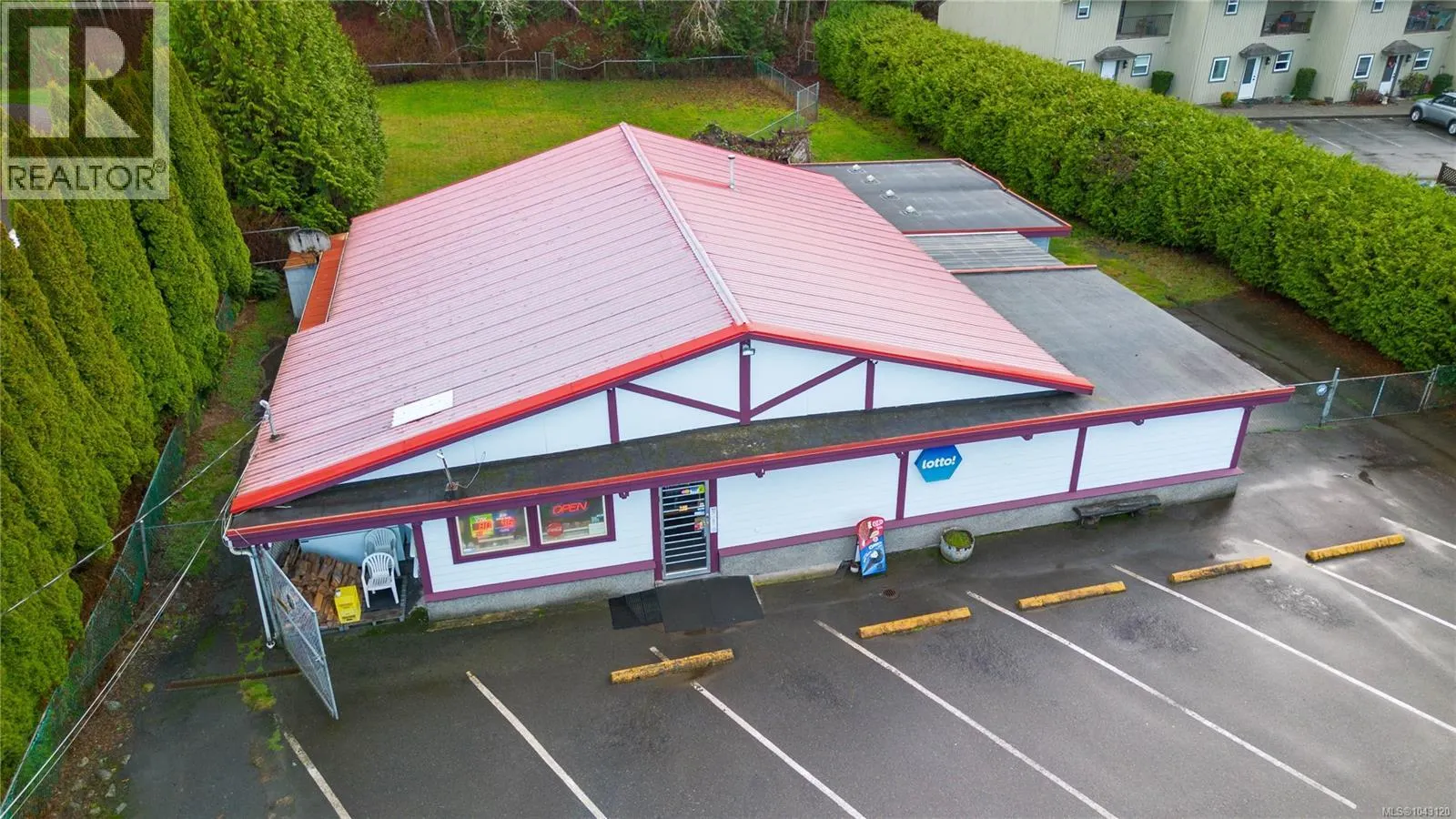 3346 Island Hwy W