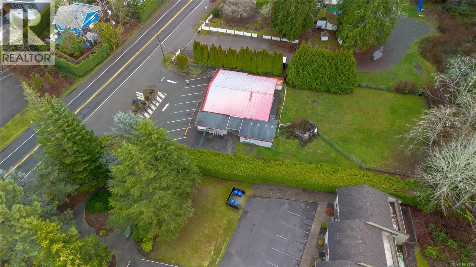 3346 Island Hwy W