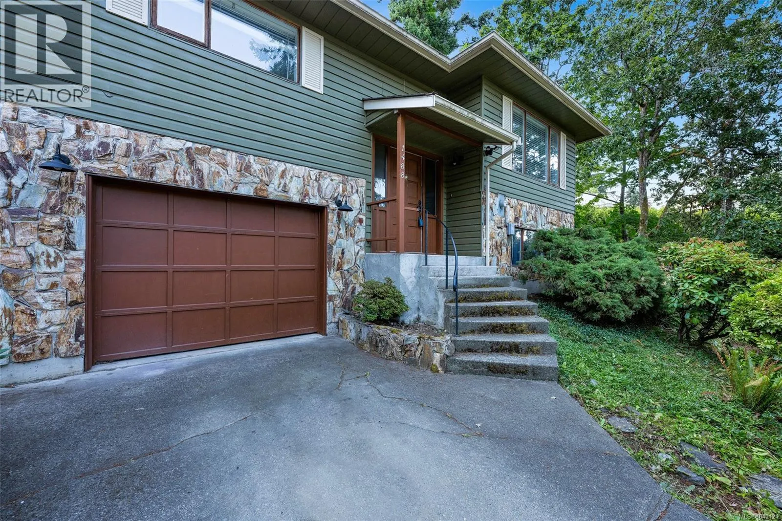 1488 Kingsview Rd
