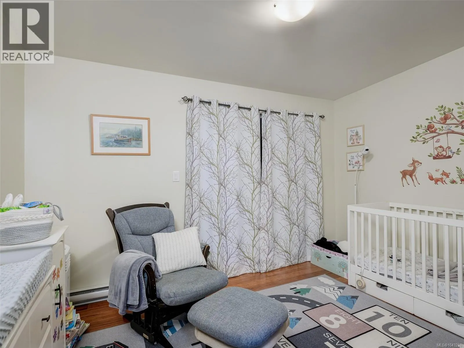 302 6981 East Saanich Rd