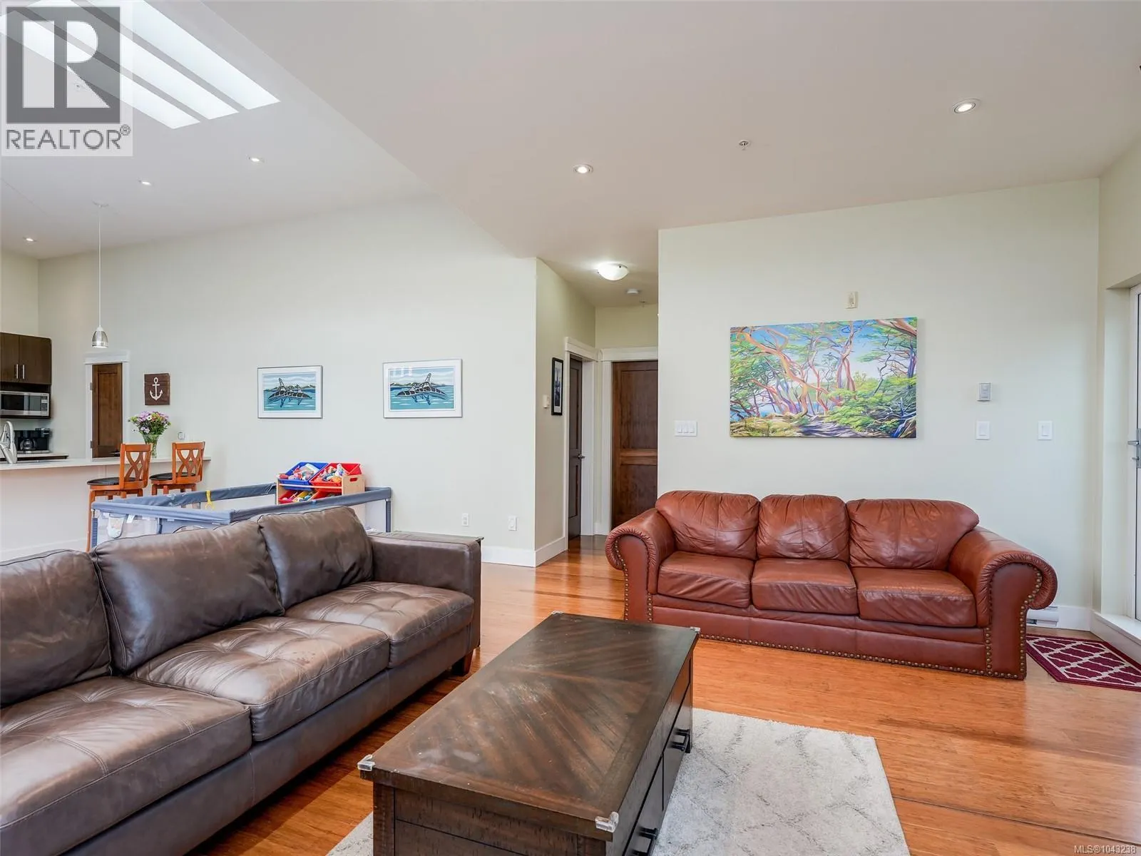 302 6981 East Saanich Rd