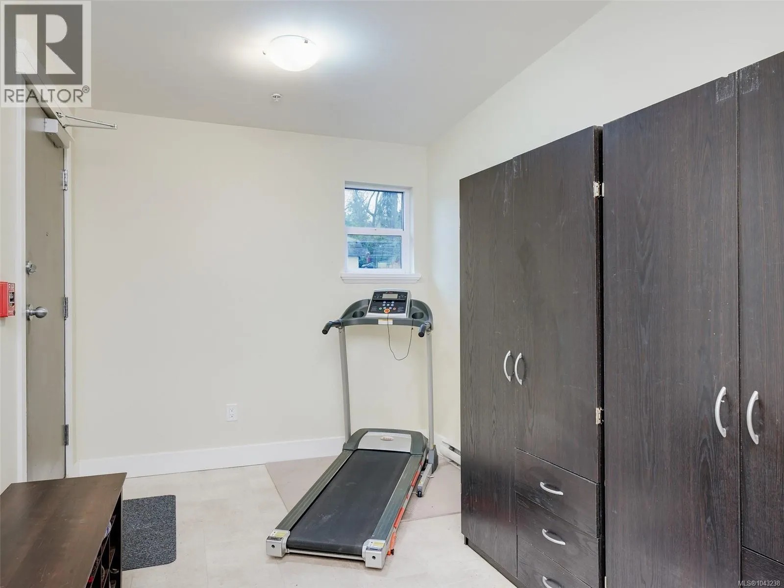 302 6981 East Saanich Rd