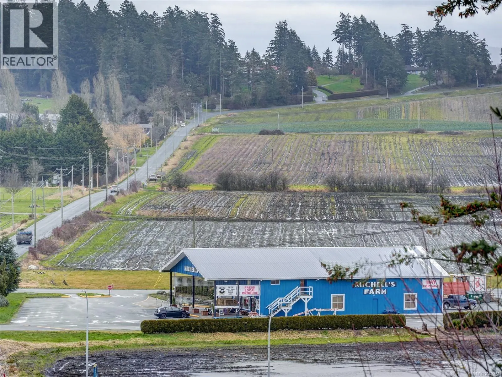 302 6981 East Saanich Rd