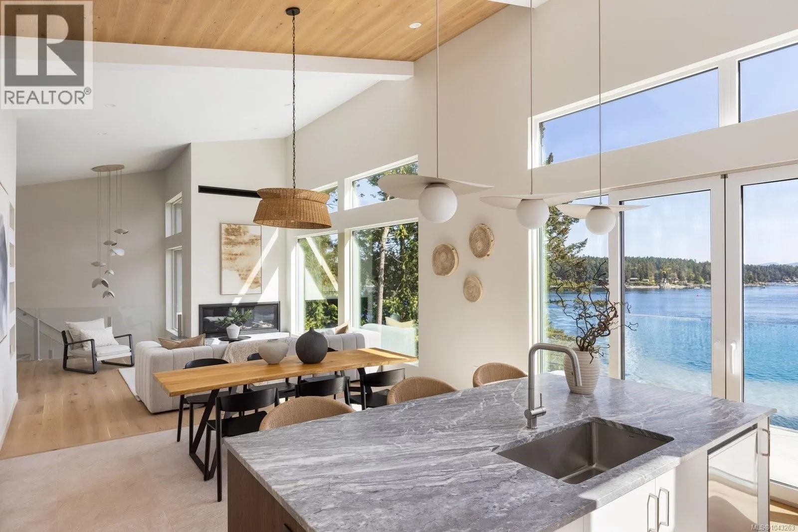 1677 Lands End Rd