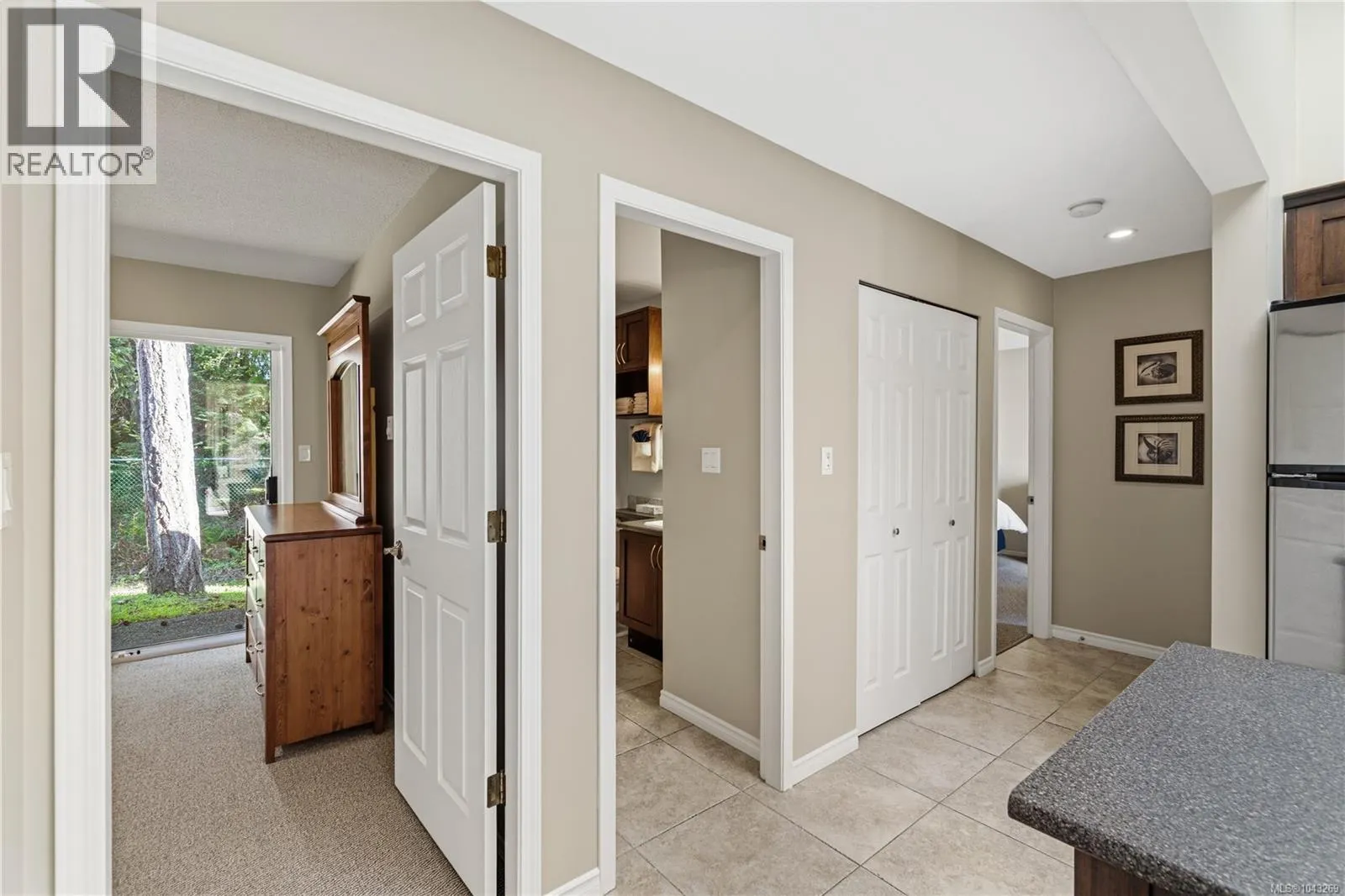 24 1135 Resort Dr