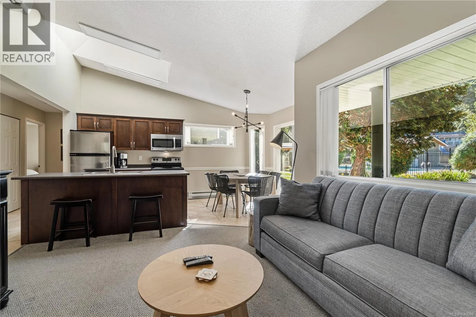 24 1135 Resort Dr