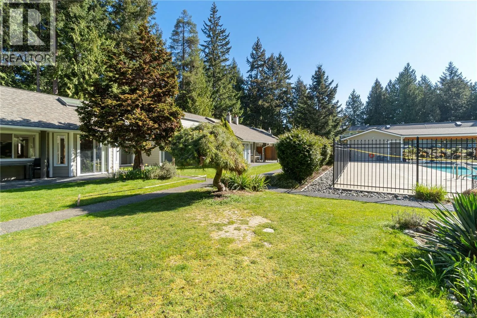 24 1135 Resort Dr