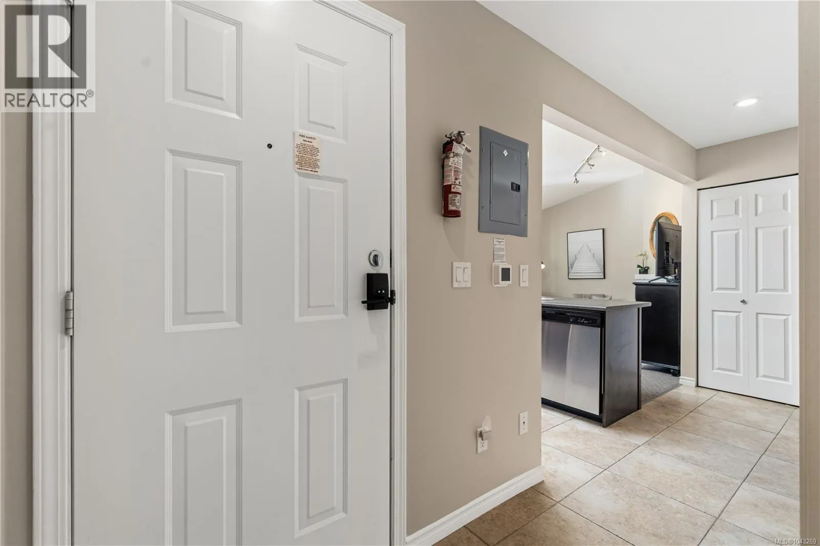 24 1135 Resort Dr