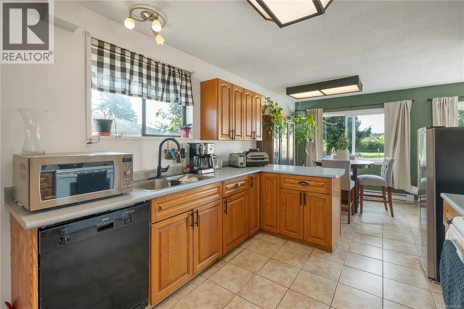 221 Hilchey Rd