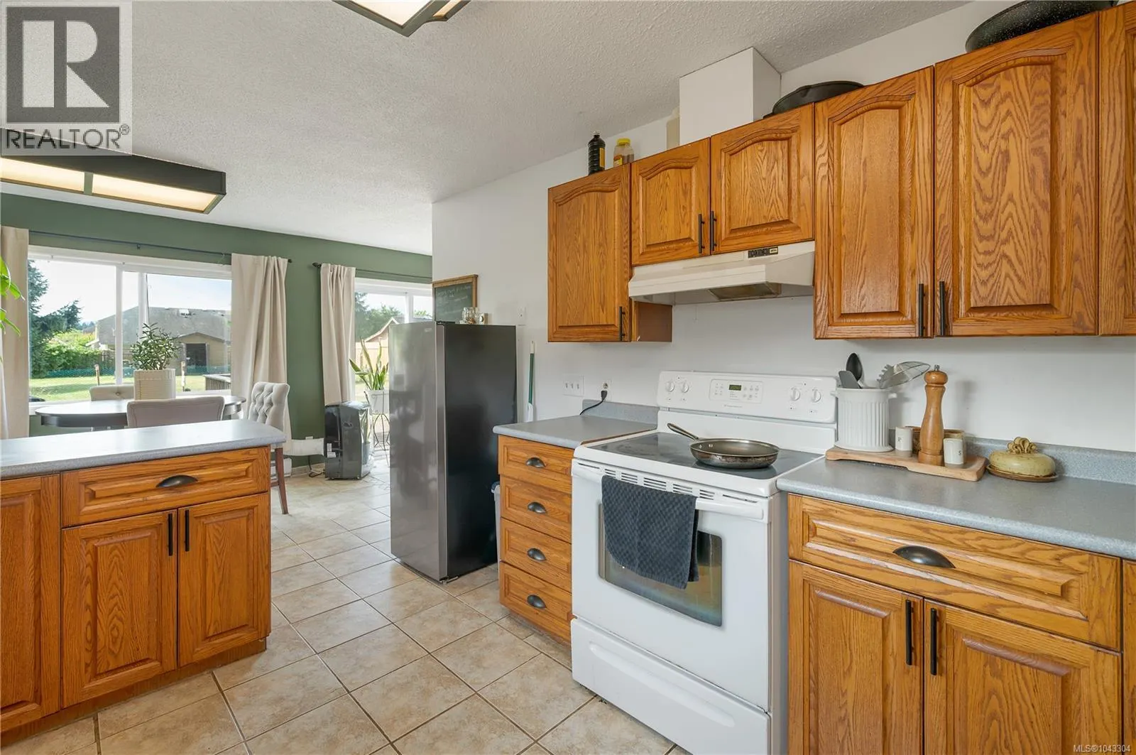 221 Hilchey Rd