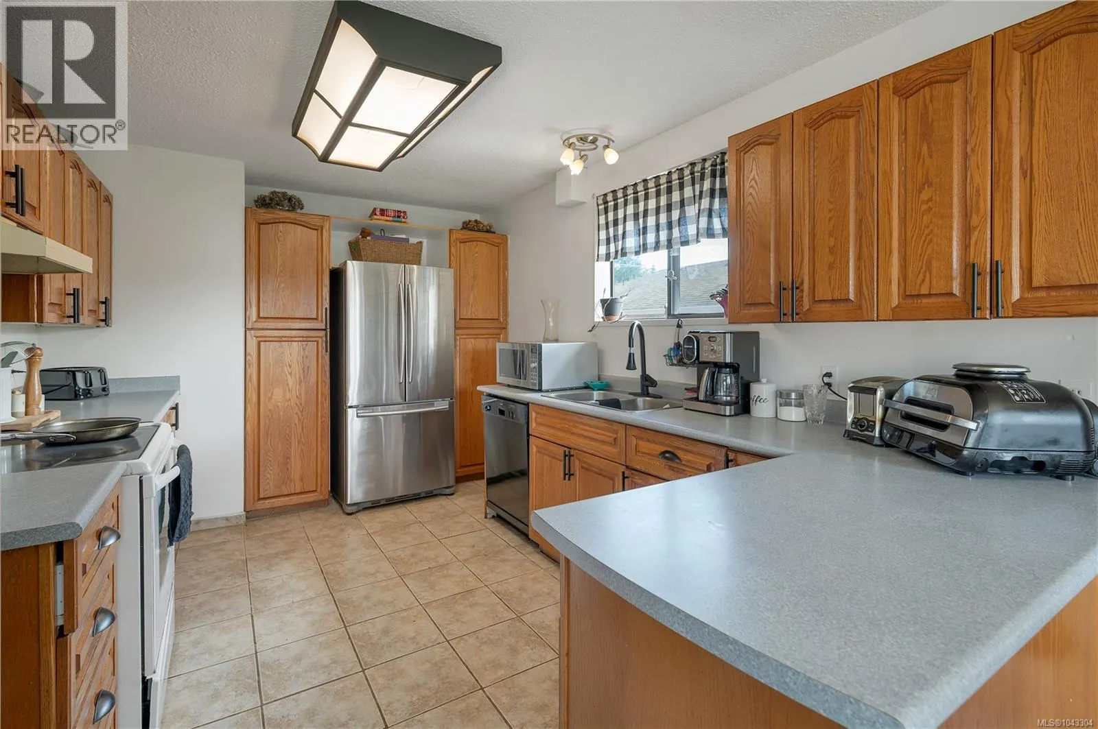221 Hilchey Rd