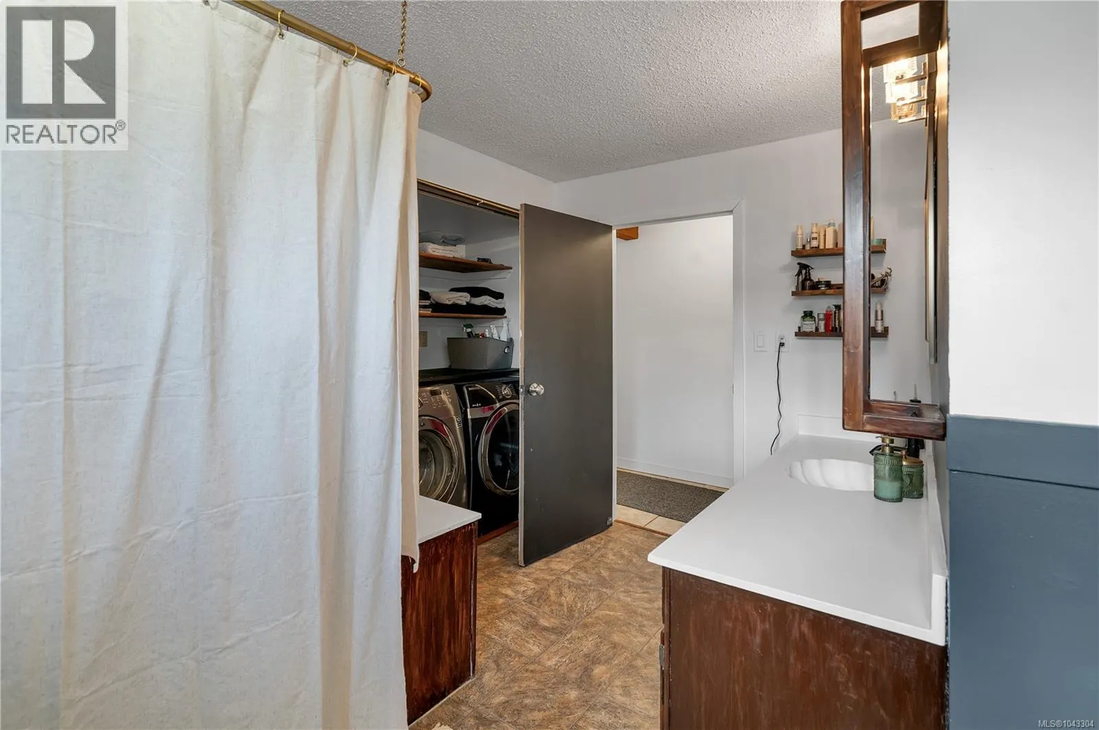 221 Hilchey Rd