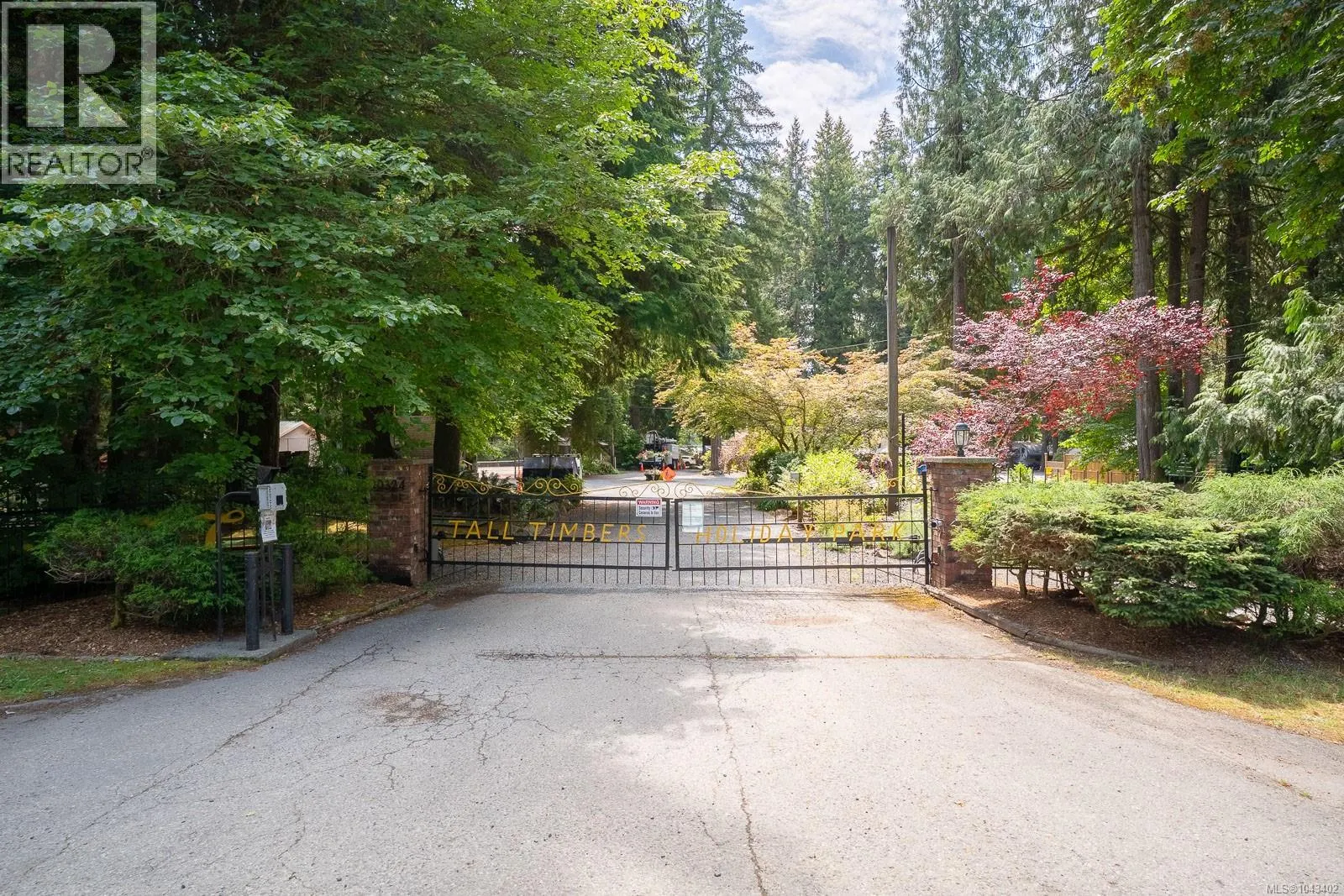 S3 10324 Lakeshore Rd