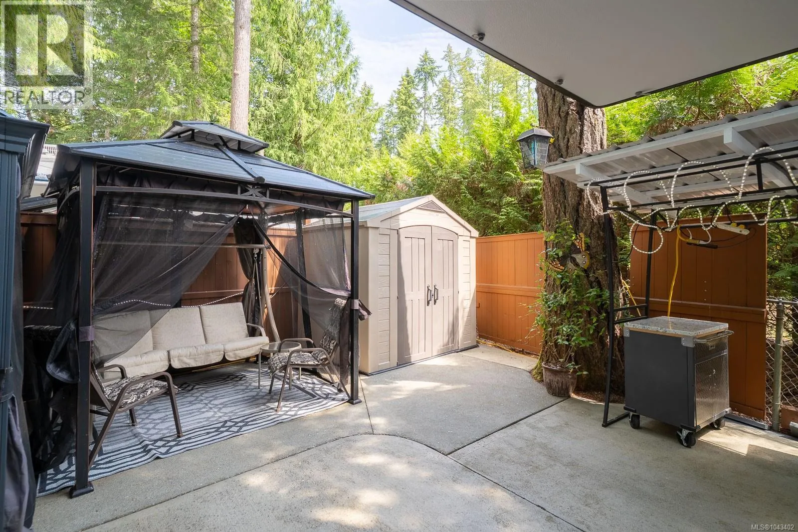 S3 10324 Lakeshore Rd