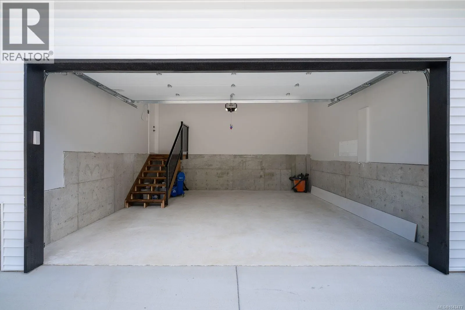 351 Avaani Way