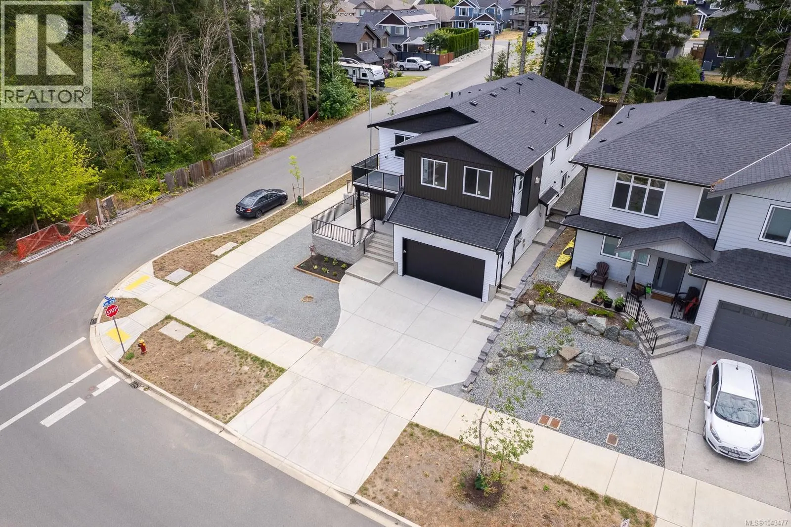 351 Avaani Way
