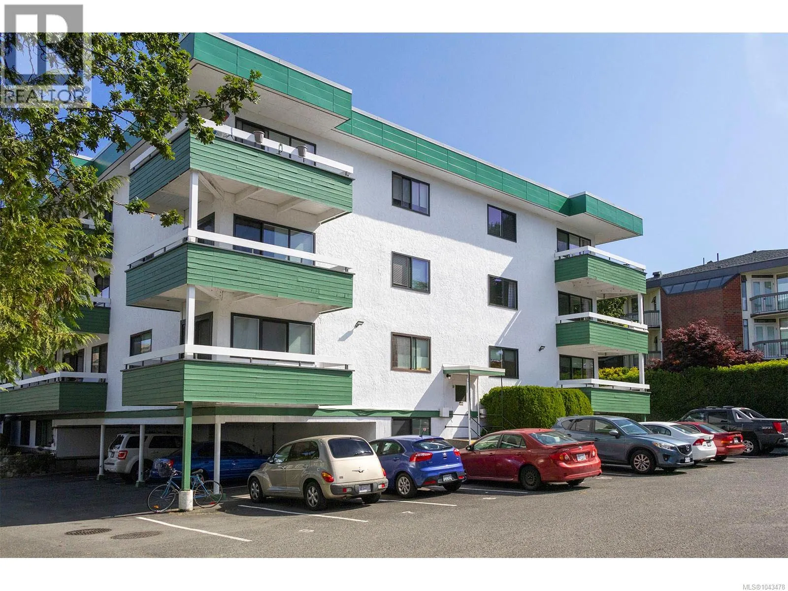 307 2095 Oak Bay Ave