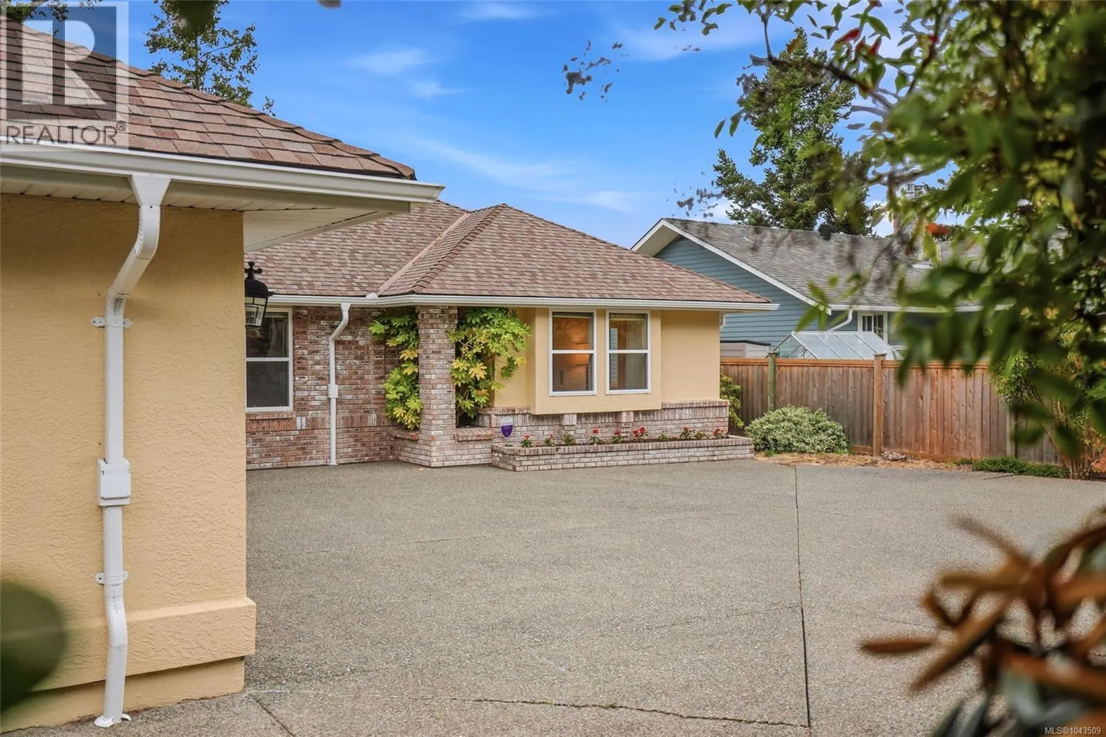 1432 Madrona Dr