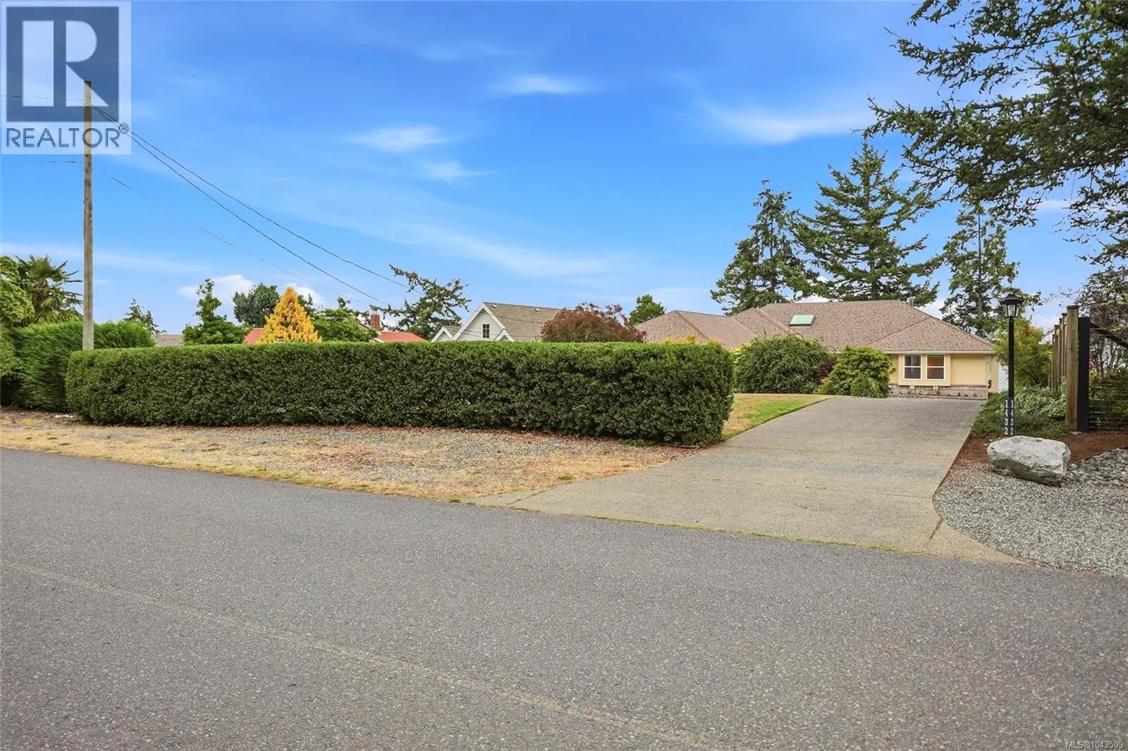 1432 Madrona Dr