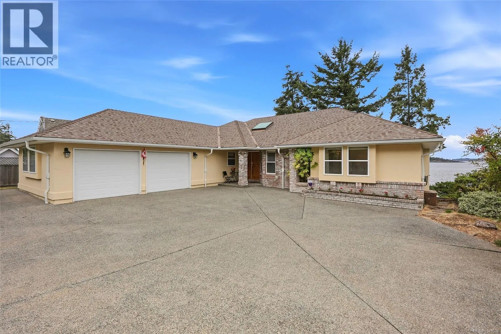 1432 Madrona Dr