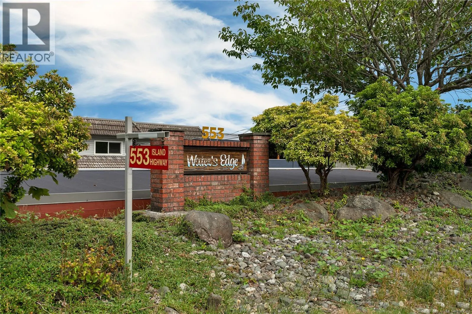 2 553 Island Hwy