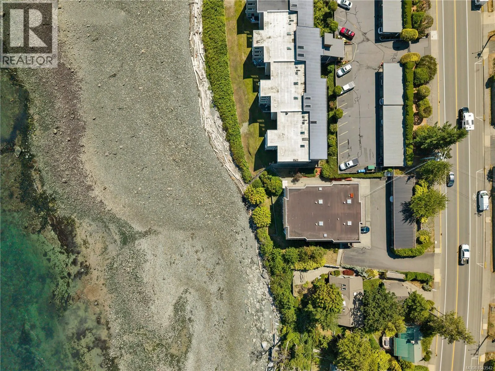2 553 Island Hwy