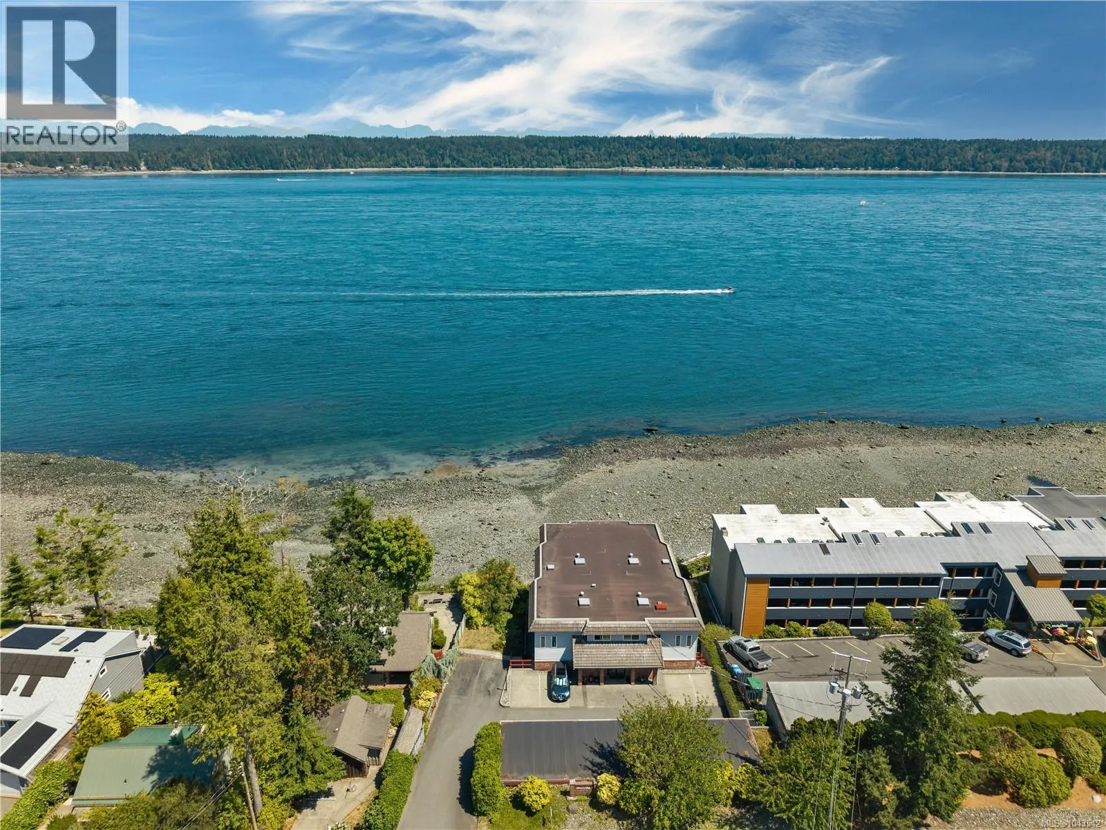 2 553 Island Hwy