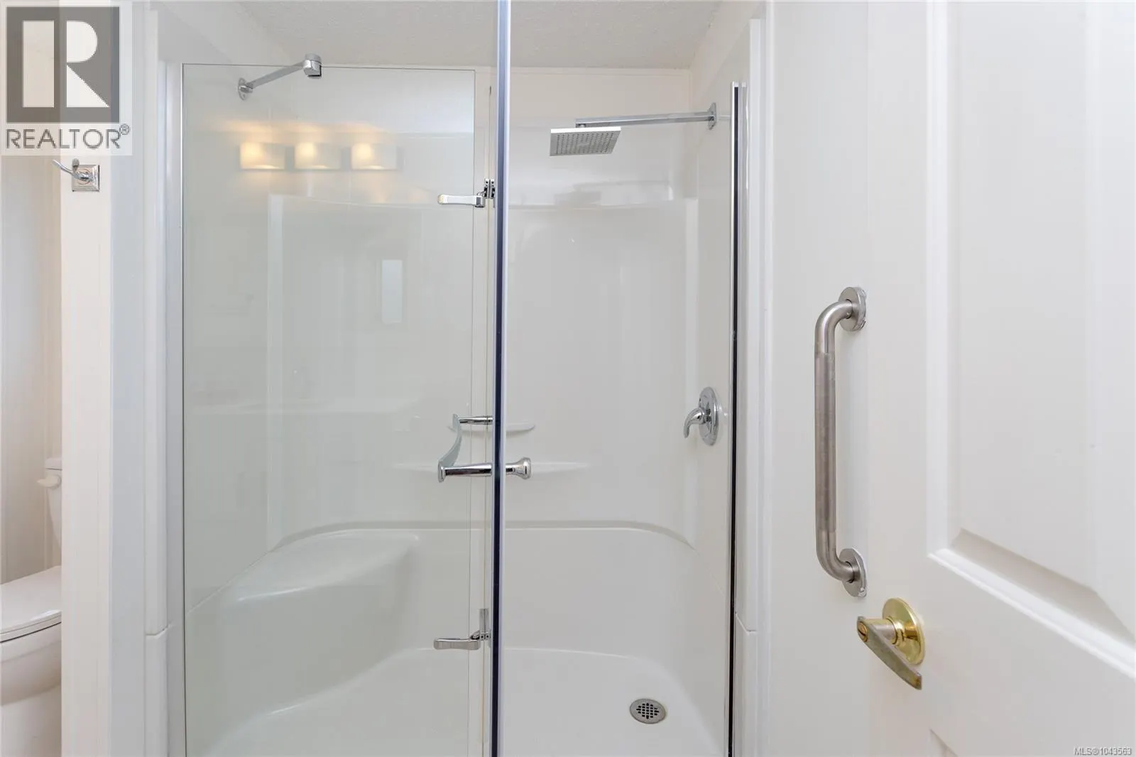 9 7583 Central Saanich Rd