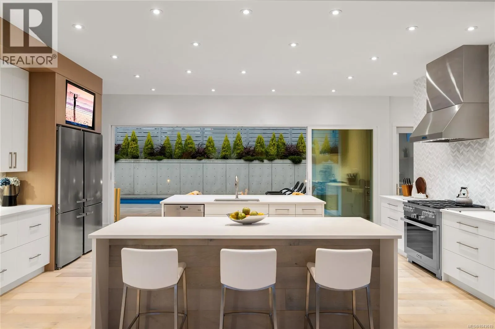 156 Golden Oaks Cres