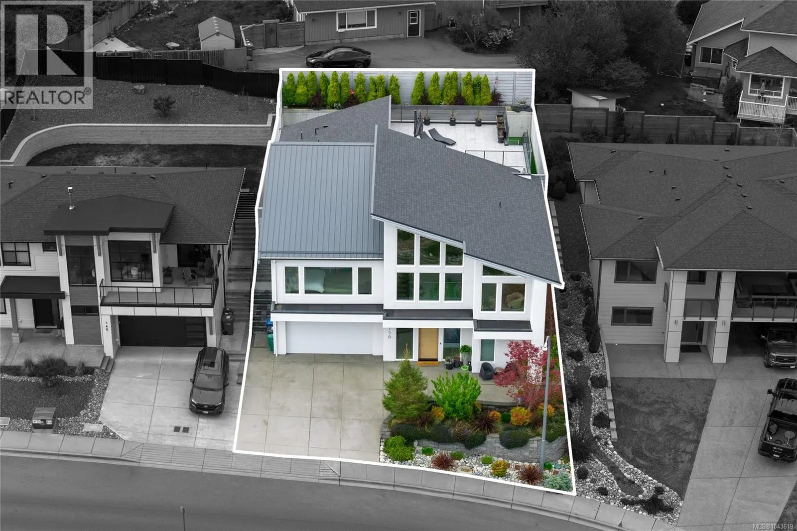 156 Golden Oaks Cres