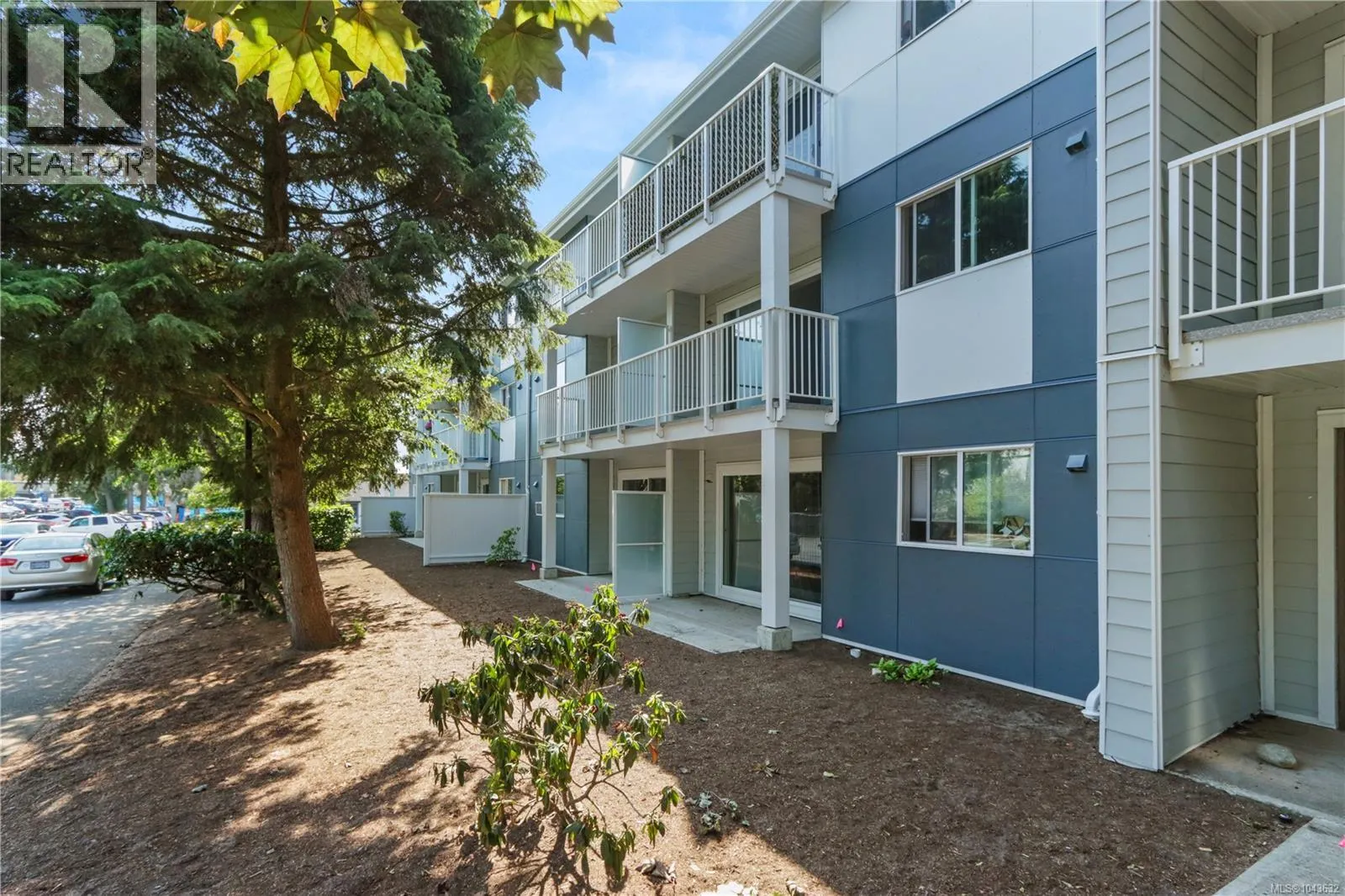 216 1600 Dufferin Cres