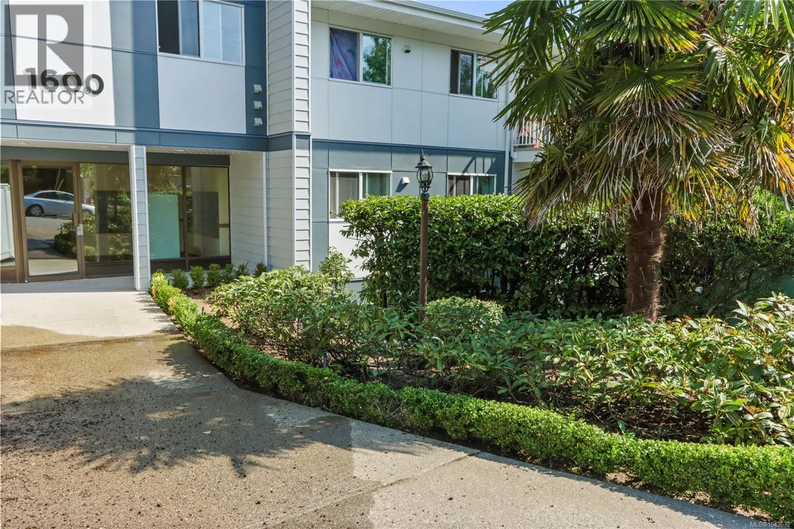 216 1600 Dufferin Cres