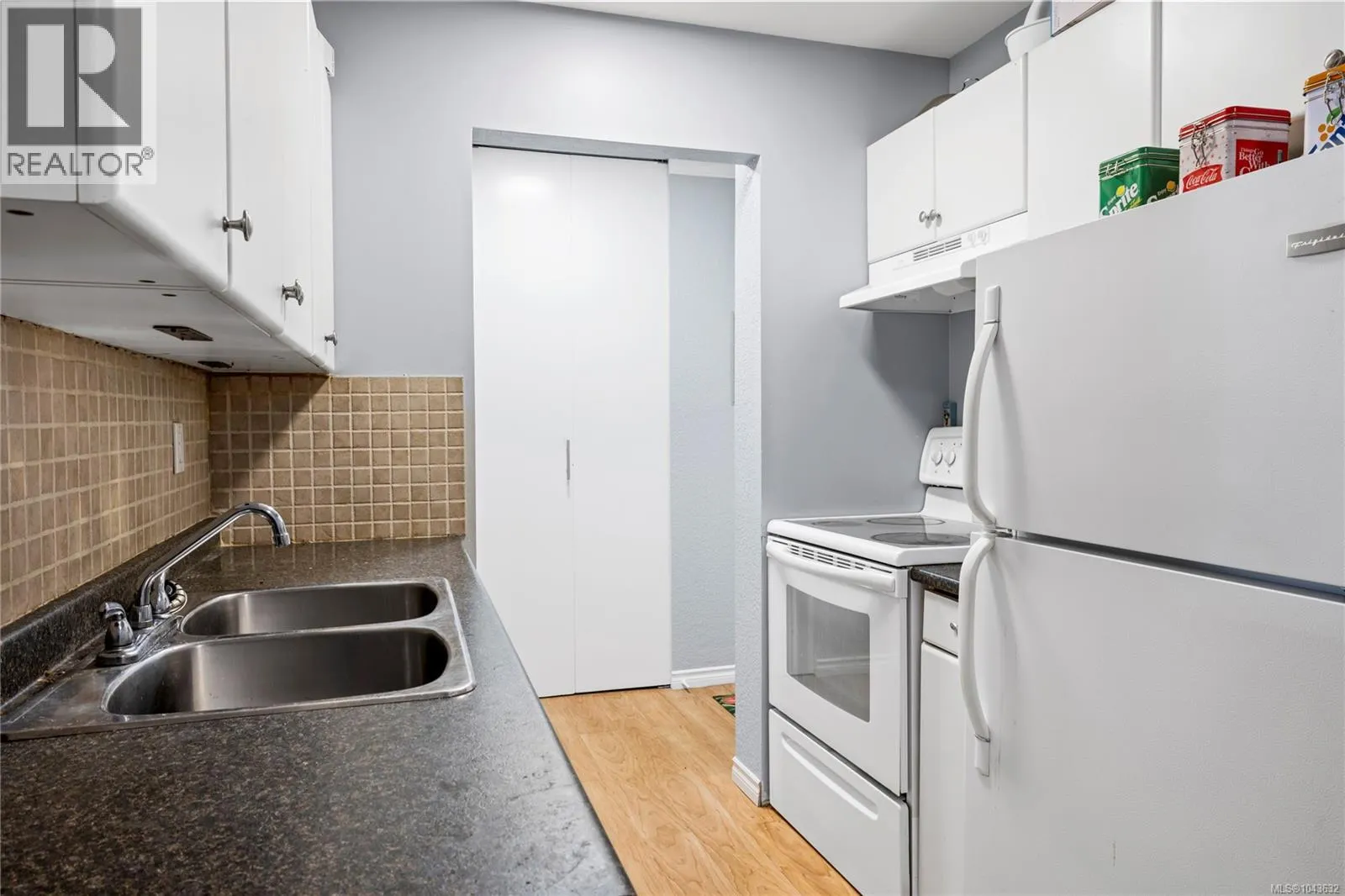 216 1600 Dufferin Cres