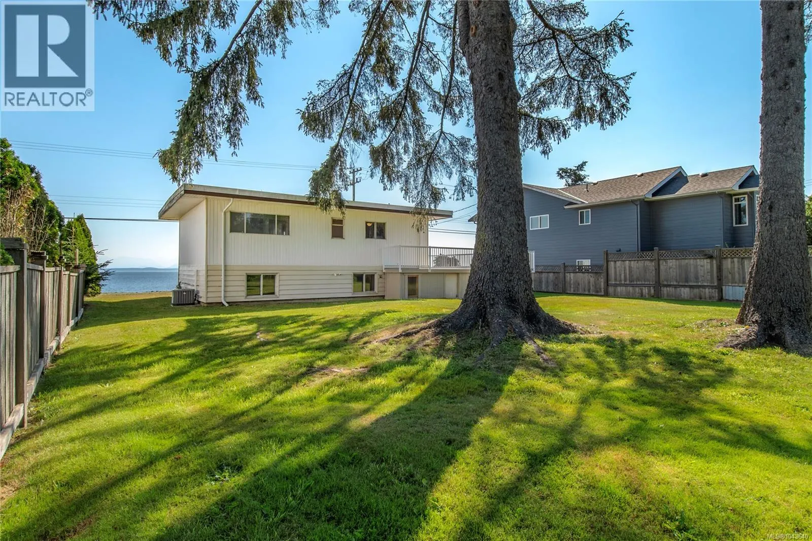 3250 Island Hwy S