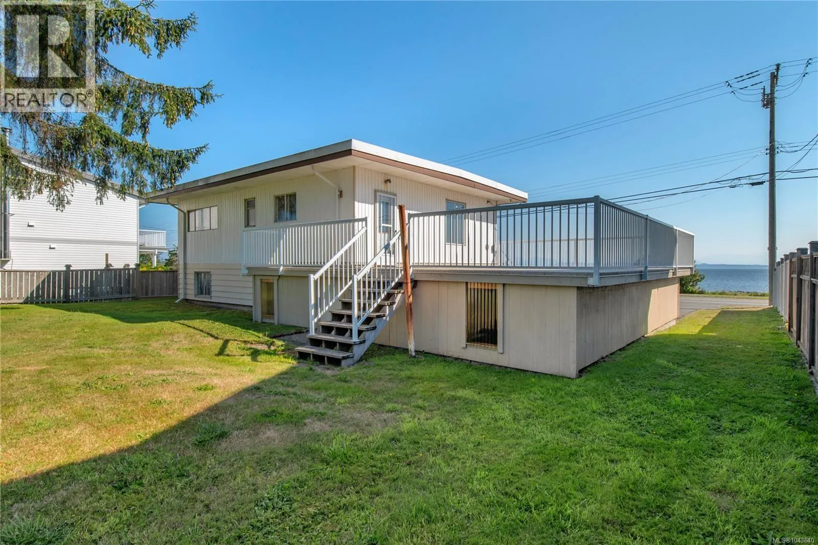 3250 Island Hwy S
