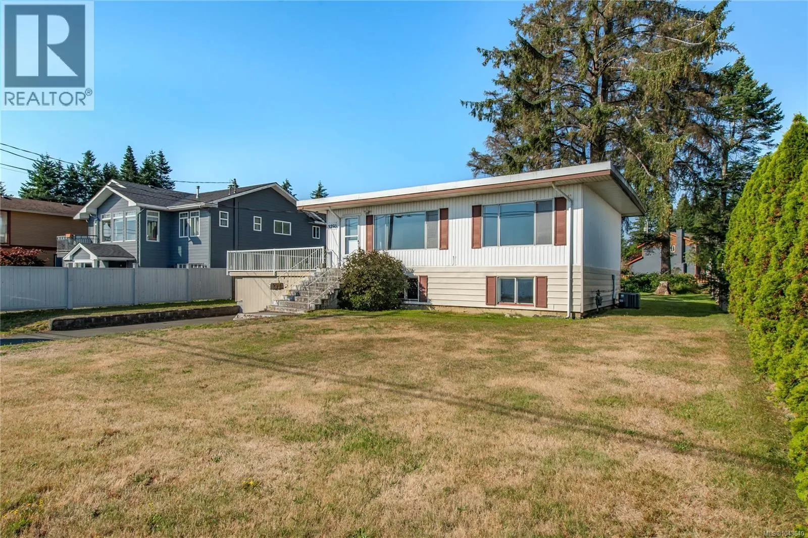 3250 Island Hwy S