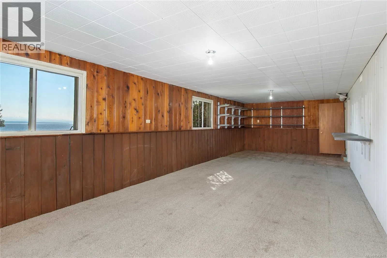 3250 Island Hwy S