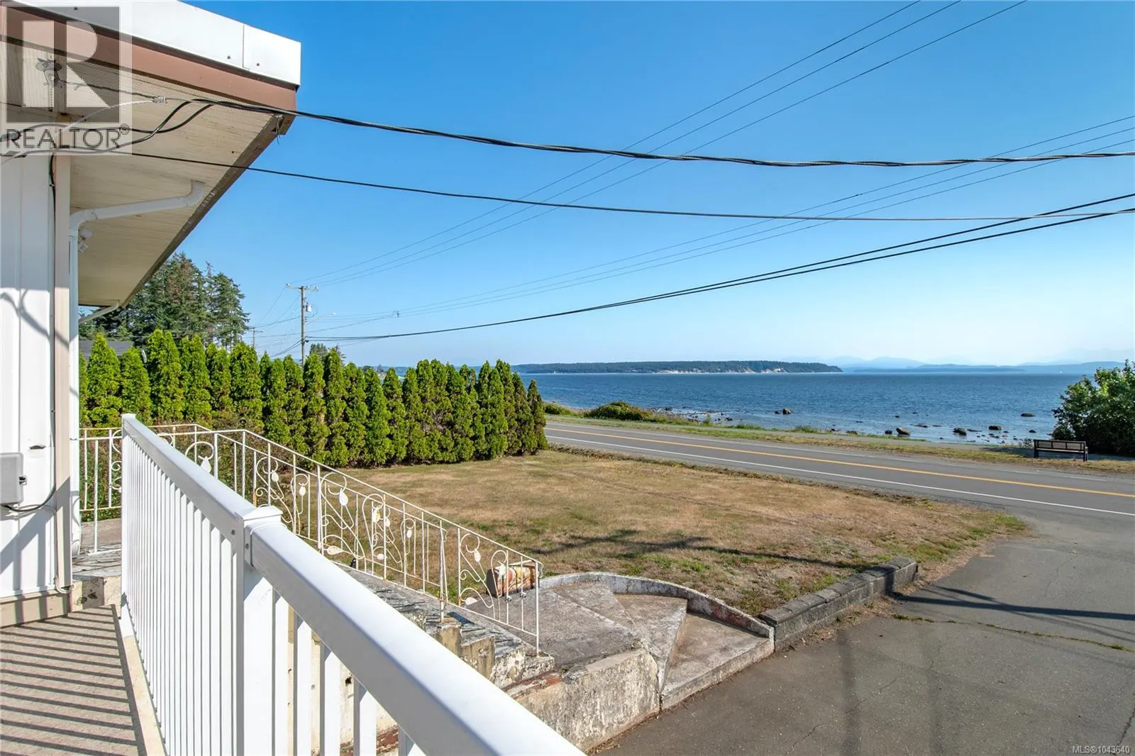 3250 Island Hwy S