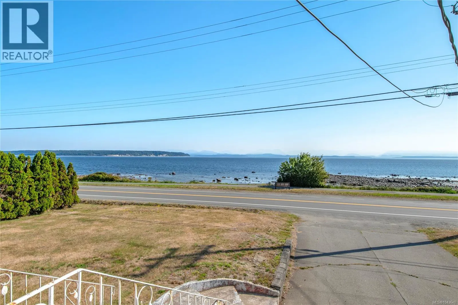 3250 Island Hwy S