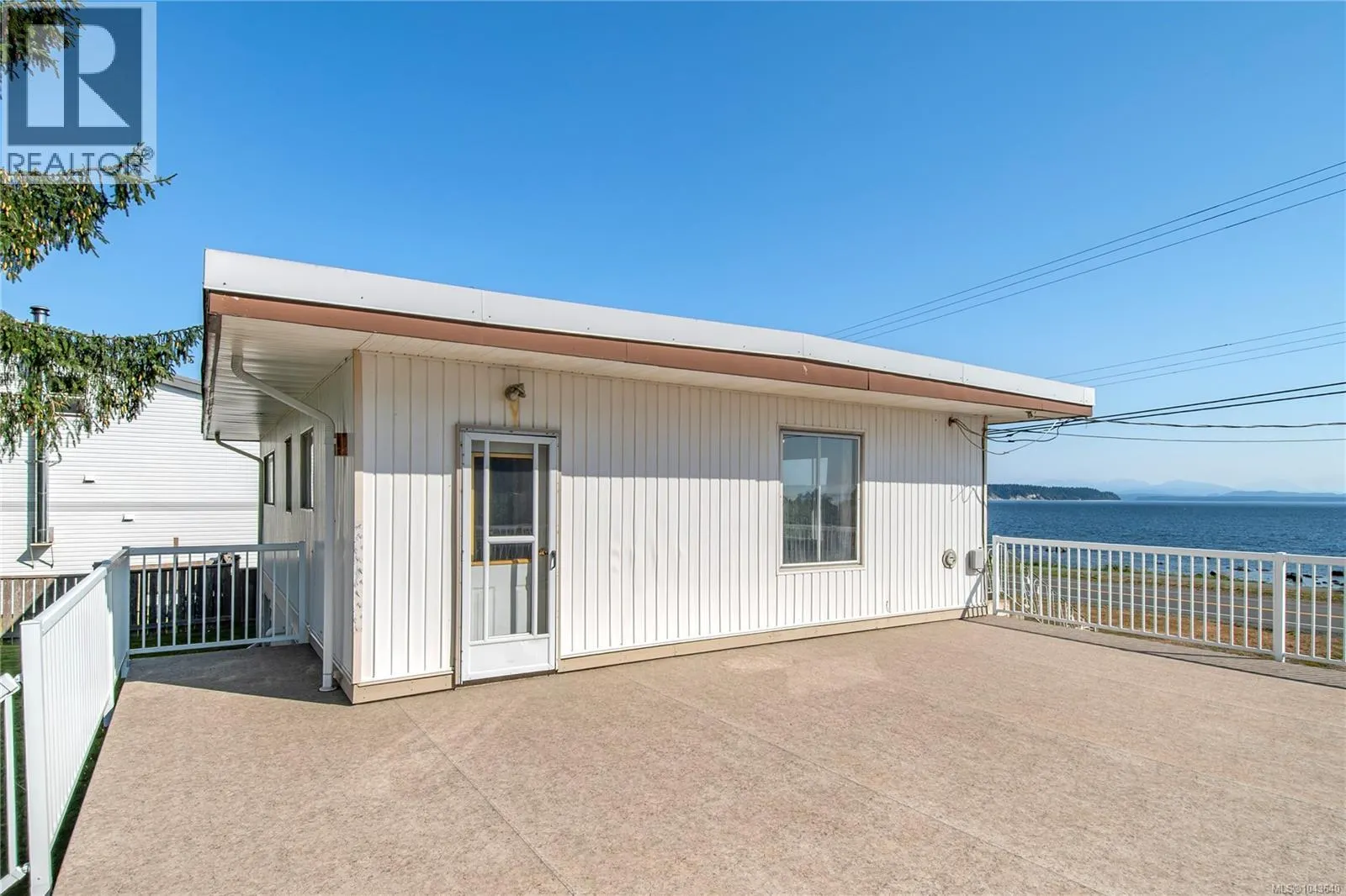 3250 Island Hwy S