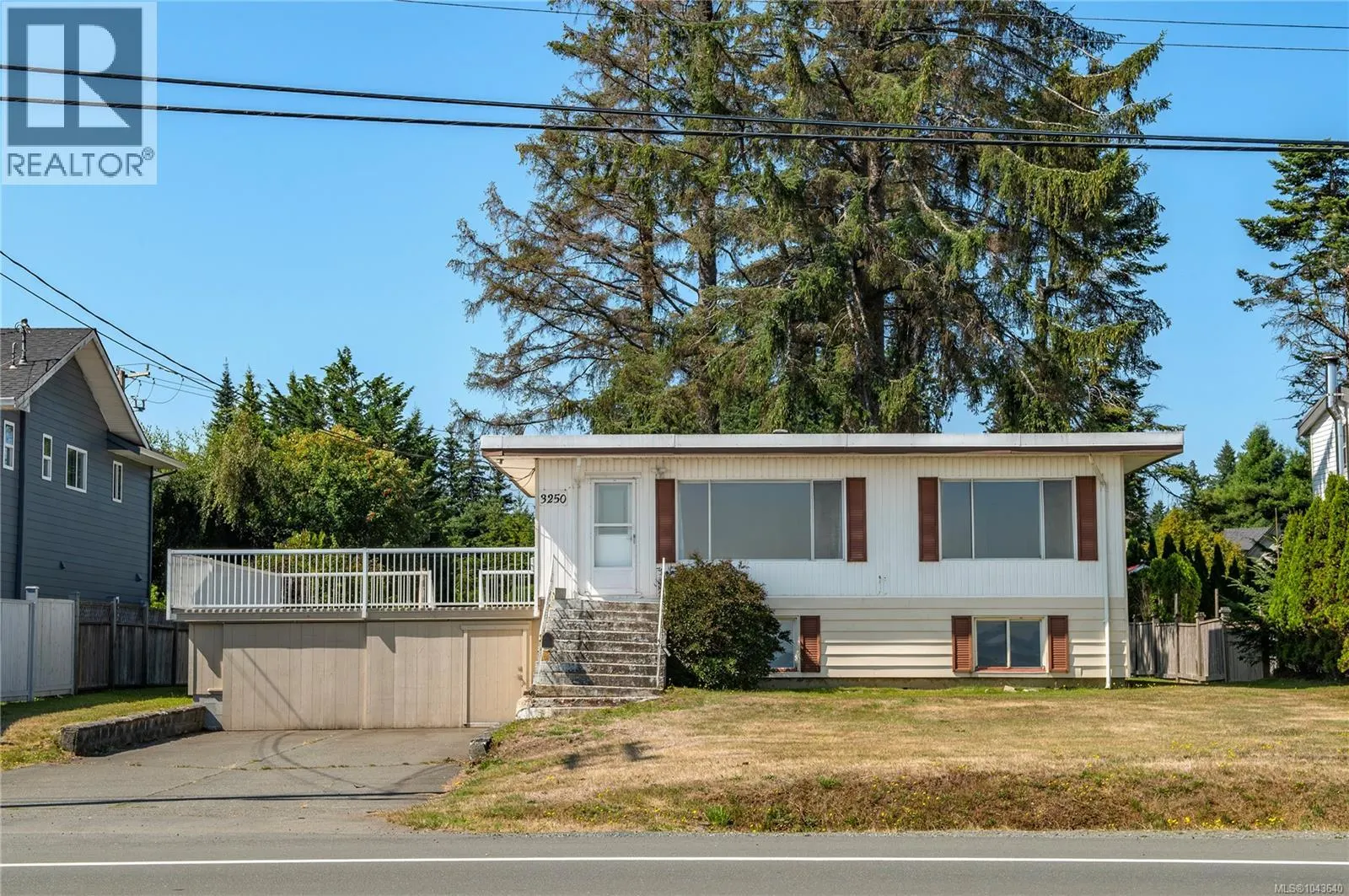 3250 Island Hwy S