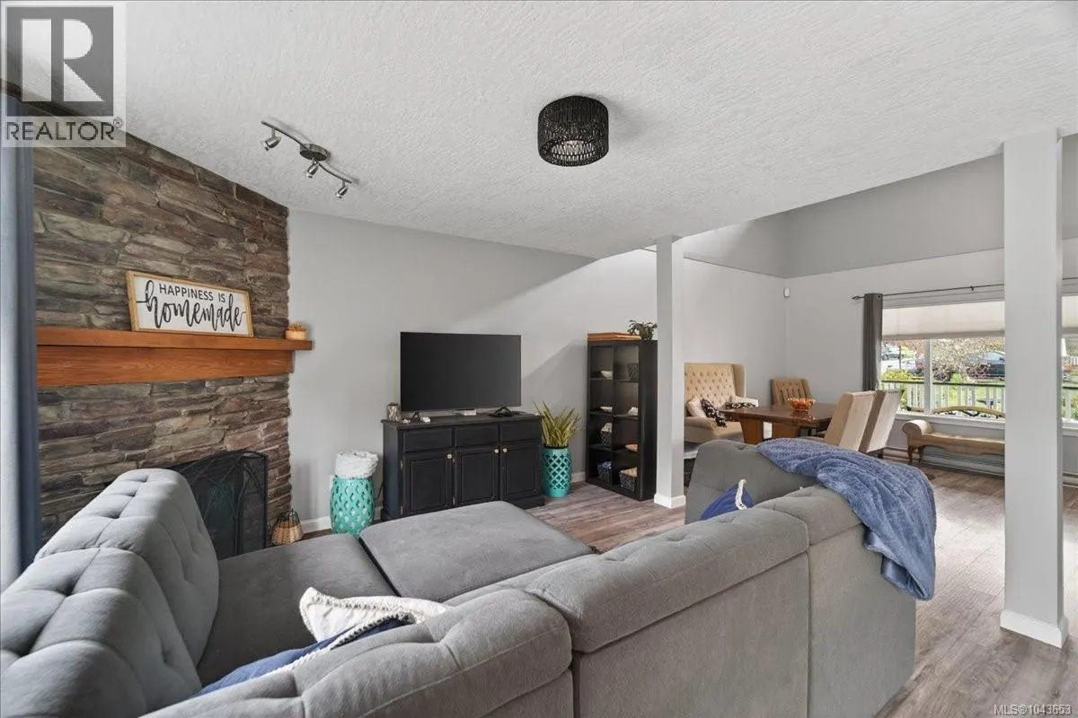 2460 Driftwood Pl