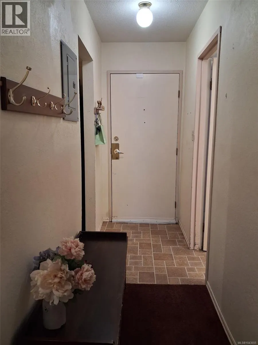 312 848 Esquimalt Rd