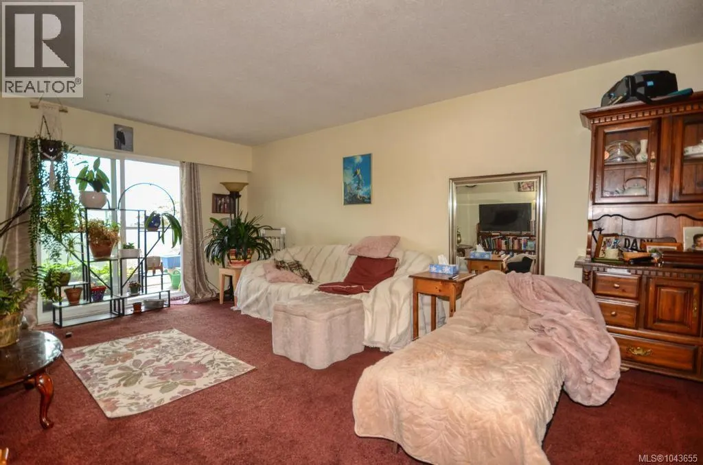 312 848 Esquimalt Rd
